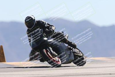 media/Oct-13-2025-Moto Forza (Mon) [[a66d839500]]/3-B Group/Session 4 (Turn 9)/